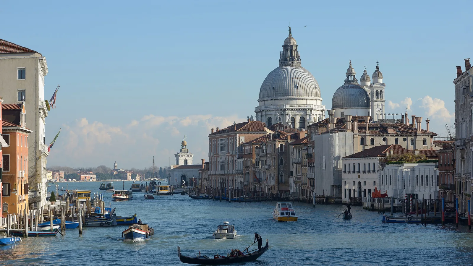 Der Canal Grande in Venedig mit Santa Maria della Salute